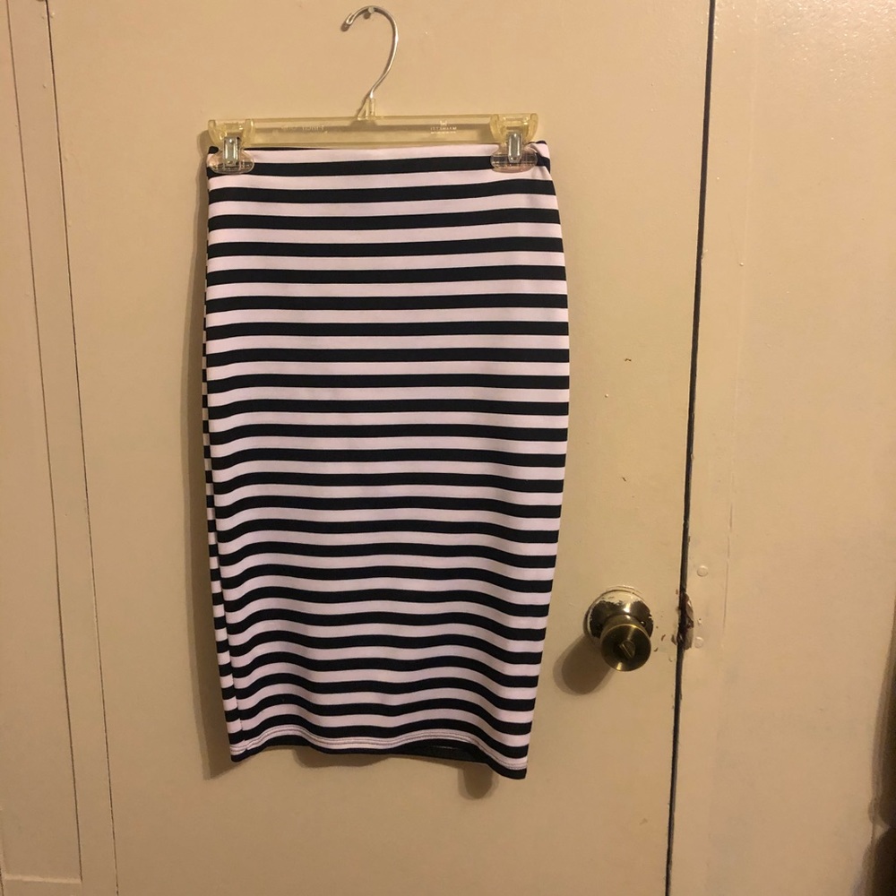 High waisted skirt